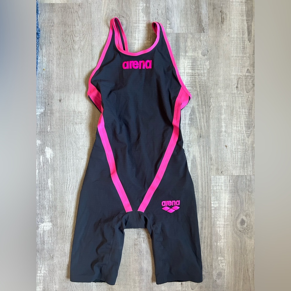 Arena PowerSkin Black and Pink Suit Sz 28